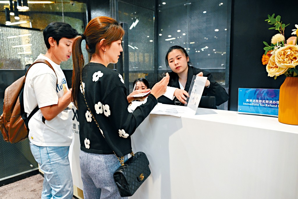 除國外奢侈品牌外，內地本土3C電子品牌如大疆、小米及華為商品都可獲得退稅。