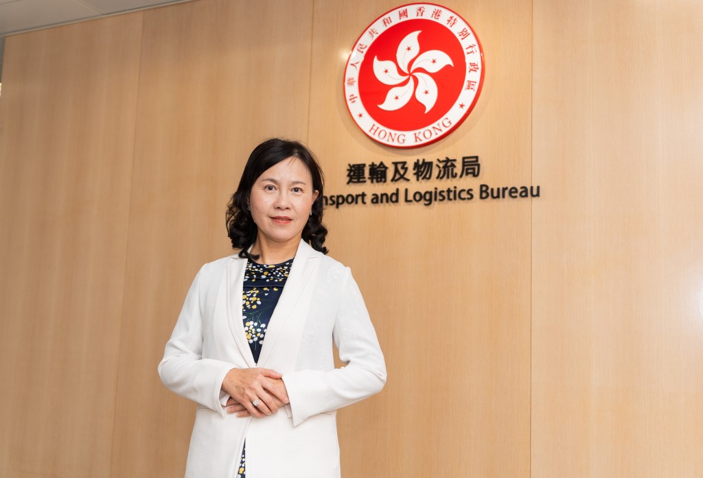運輸及物流局局長陳美寶接受《星島》訪問。吳艷玲攝 運輸及物流局局長陳美寶接受《星島》訪問。吳艷玲攝