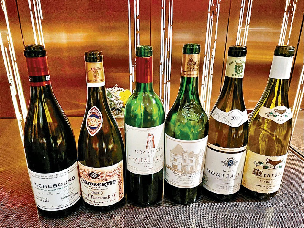 晚餐飲的紅白餐酒