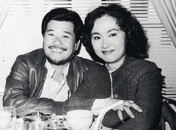 雪妮與唐佳結婚多年。 雪妮與唐佳結婚多年。