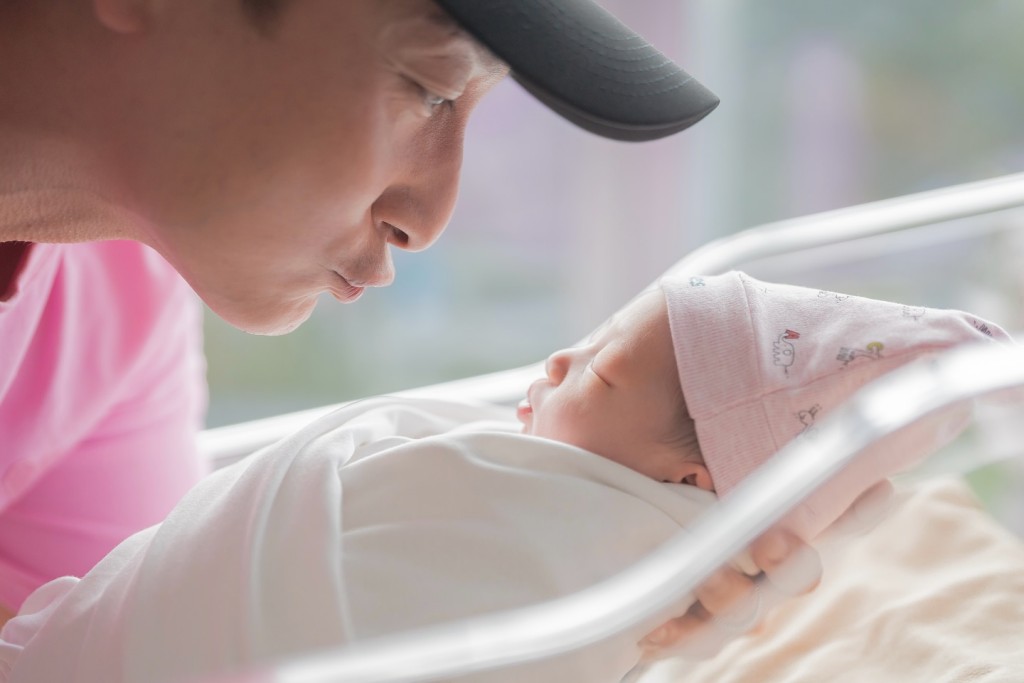 方力申女兒在2025年年底出世。 方力申女兒在2025年年底出世。