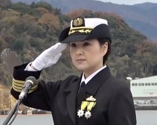 日本首位女性宙斯盾艦艦長大谷三穗正式就職。(網圖)