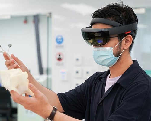 生物醫學工程學課程致力培養具醫學及工程知識的學生，在未來配合科技發展，幫助解決醫療領域所面對的問題。