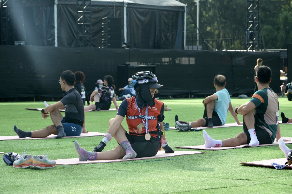 主舞台有不同免费运动工作坊，每节约20分钟，包括尊巴舞蹈（Zumba）、瑜伽等。陈浩元摄