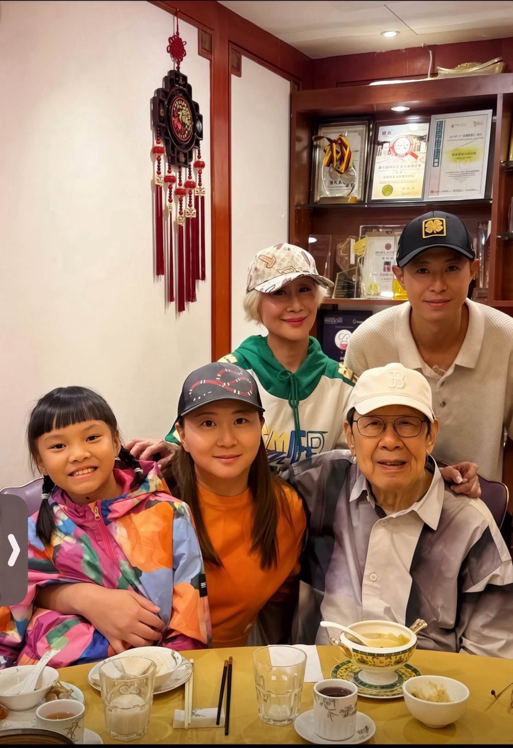陳曼娜與兒子Allen開心享受天倫樂。