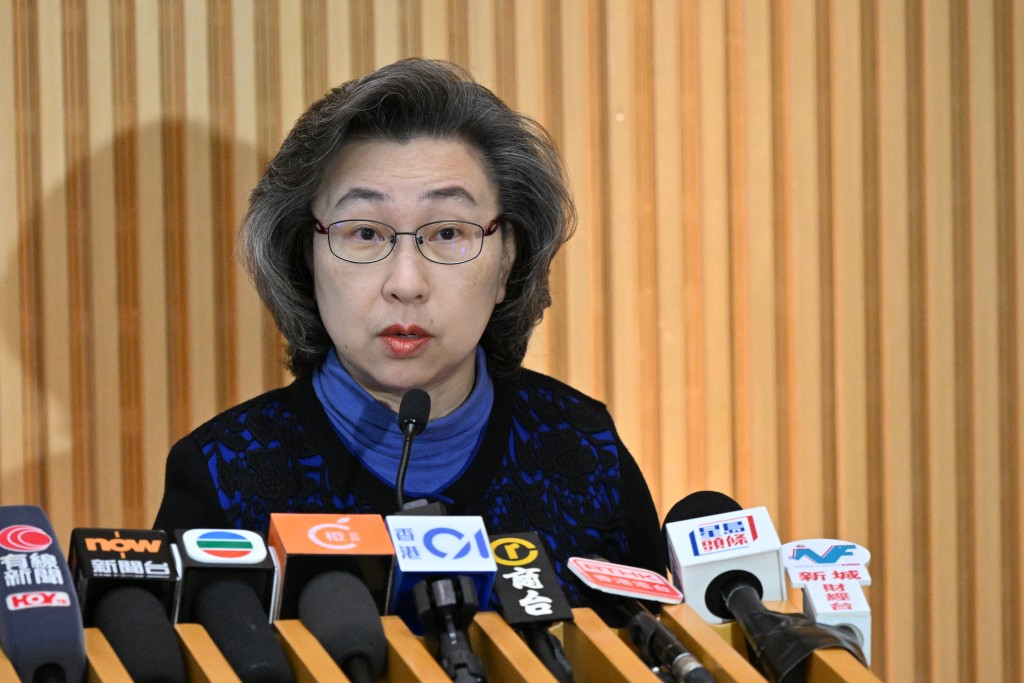 楊何蓓茵指，調查組未發現陳嘉信有疏忽。