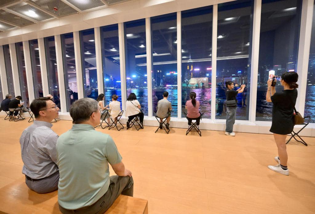 艺术馆二楼有无敌维港夜景，吸引不少游人在此打卡。卓永兴facebook图片