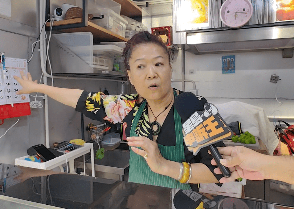 薛小姐称，自己收留街童，是为了他们不在外学坏，但对于他们在葵广的行为，并非她能控制。