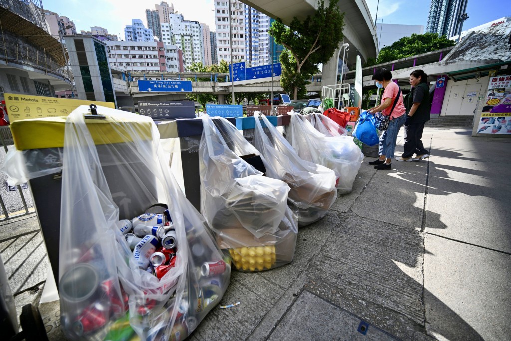 宣傳教育，回收網絡及綠色站仍會繼續推行。資料圖片