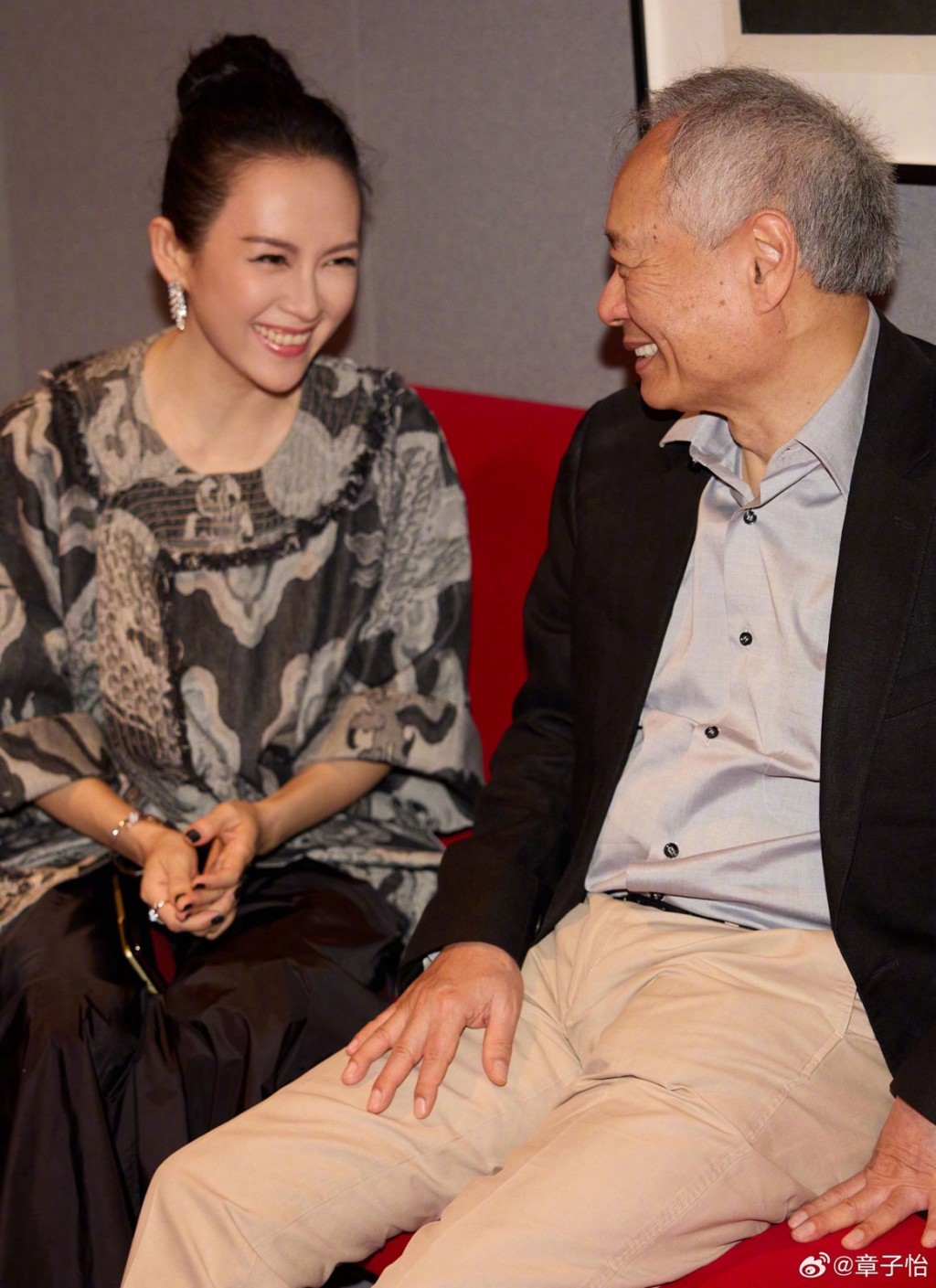 章子怡公開了3張與李安的合照。 章子怡公開了3張與李安的合照。