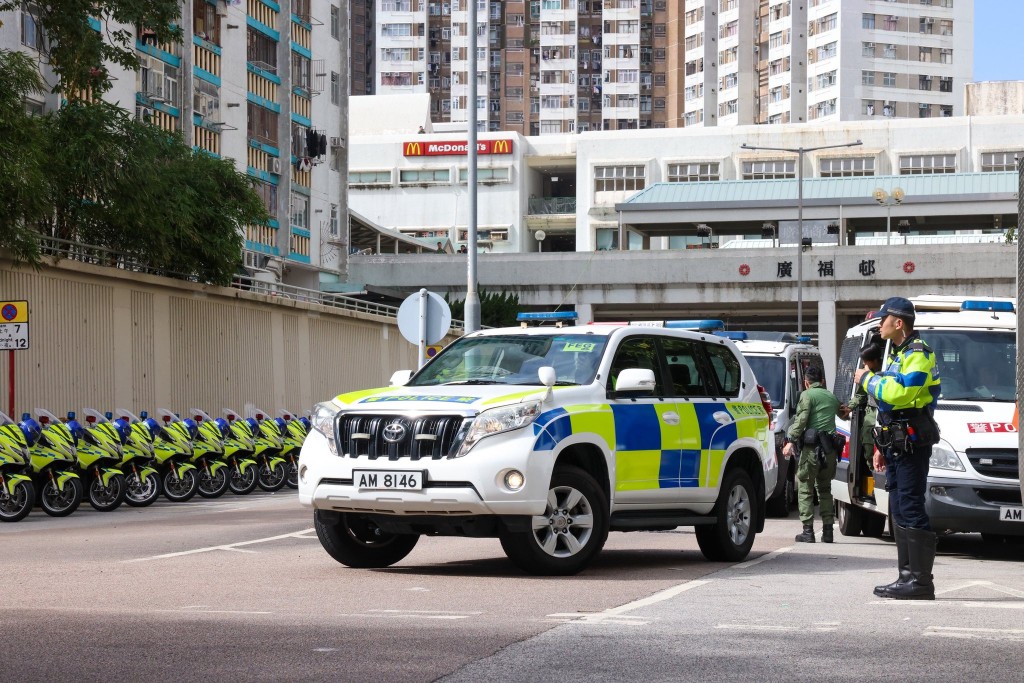 警方強調「每一刻都在與時間競賽，我們絕不鬆懈」。香港警察FB