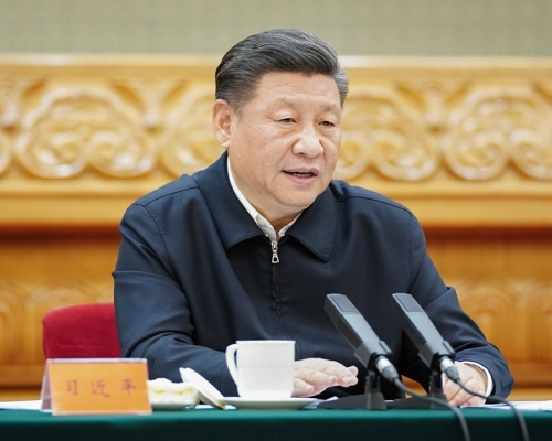 国家主席习近平出席统筹推进疫情防控和经济社会发展工作部署会议。新华社