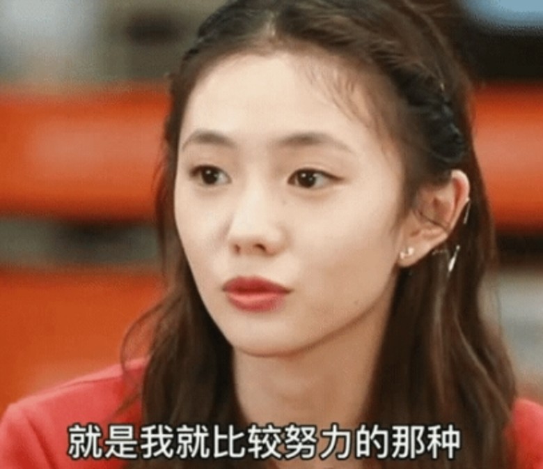 有指她媽媽開的舞蹈培訓班，涉導致一名7歲女童癱瘓。
