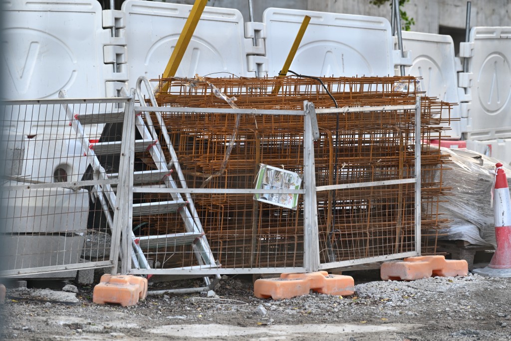 建築署發現地盤無按圖紙進行工序。劉駿軒攝