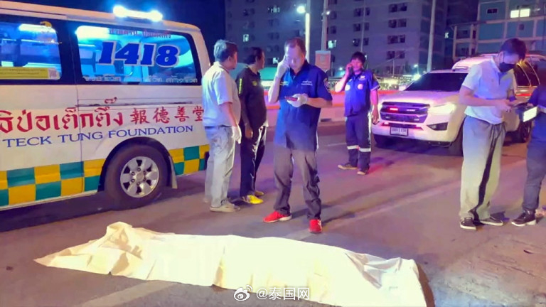 中国游客要注意泰国汽车右軚左行，免生意外。图为3月有中国游客在泰国被车撞毙。泰国网