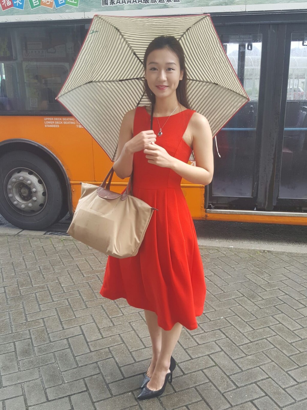 張寶兒胞妹張寶欣。