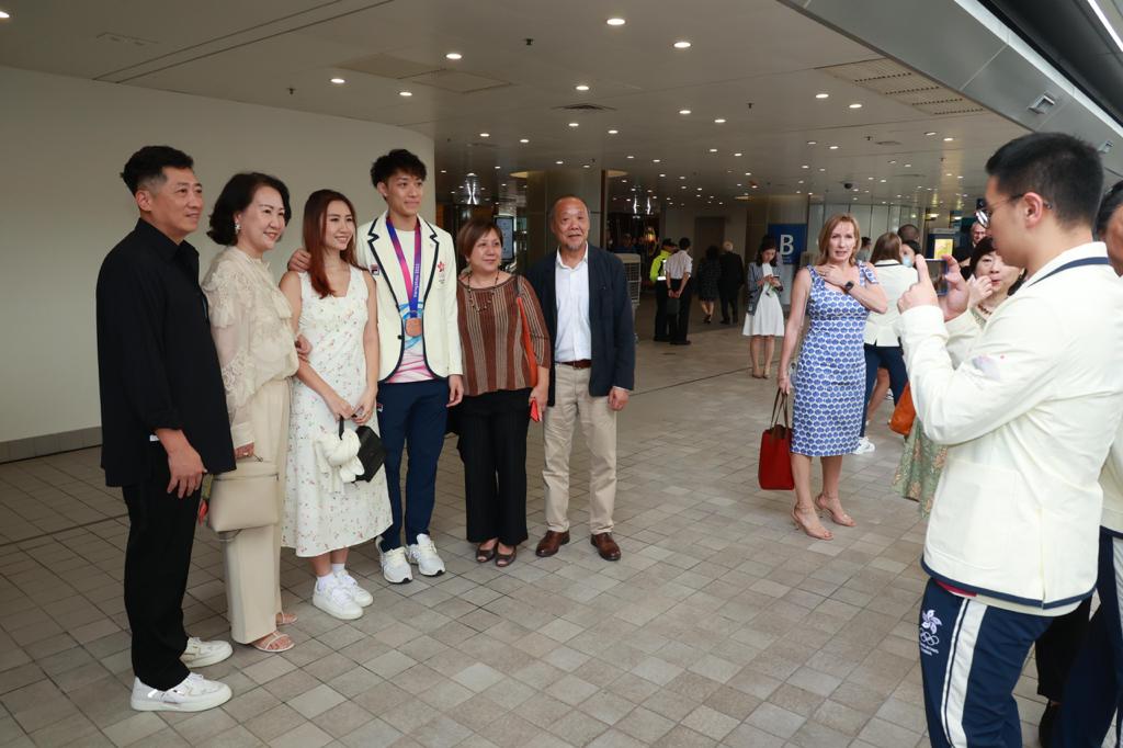 亞運選手出席沙田馬場「中國香港亞運獎牌運動員賽馬日」