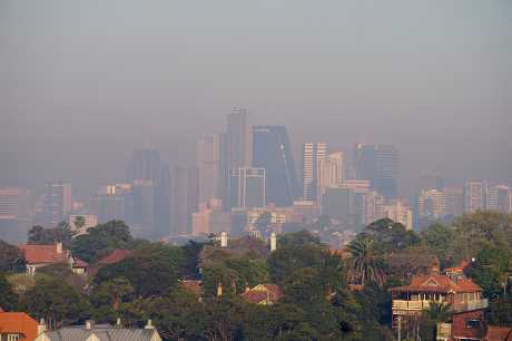 澳洲悉尼9月份受山火影响导致烟雾弥漫。路透社