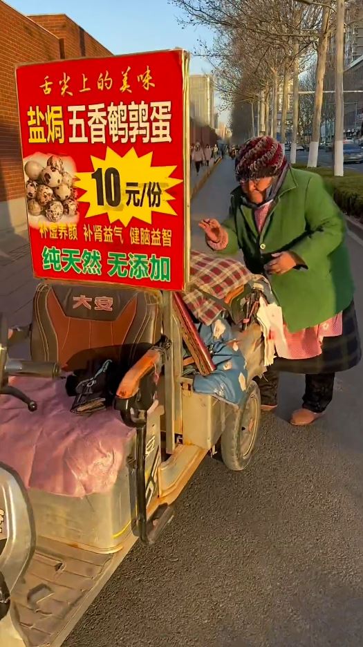 宋愛玉82高齡仍擺攤買鵪鶉蛋，希望儘快把欠下的醫藥費還清。抖音