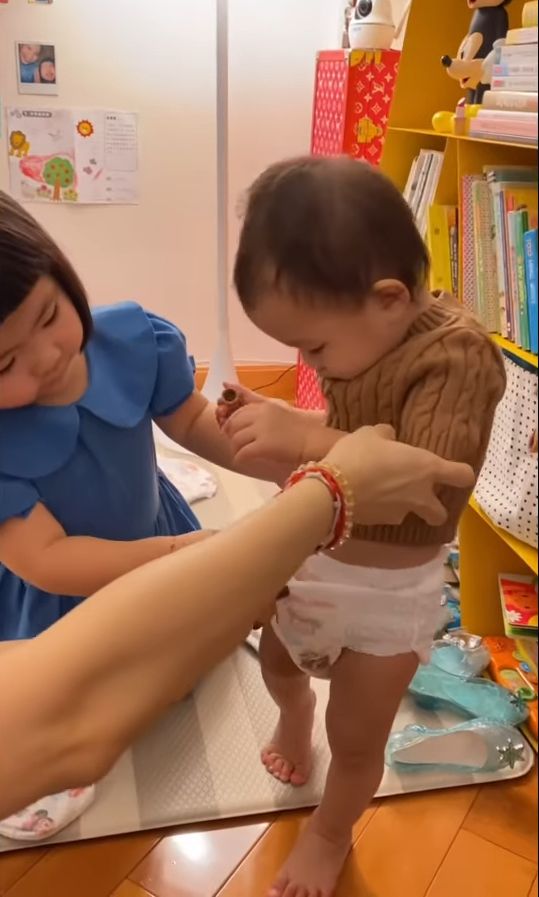 好認真要着好條尿片。