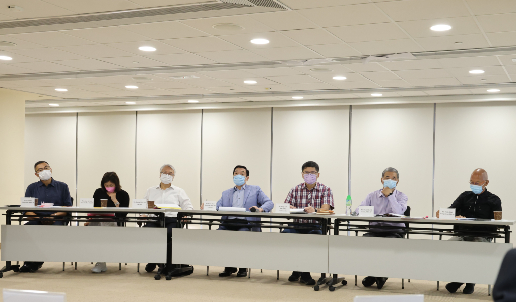 醫管局行政委員會成員與24名選委會候選人會晤。政府新聞處圖片