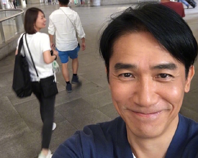 梁朝偉笑得超帥！