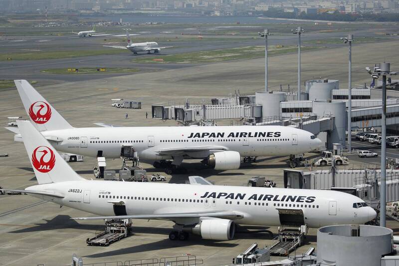 日本航空有客機驚傳冒煙事故。路透社
