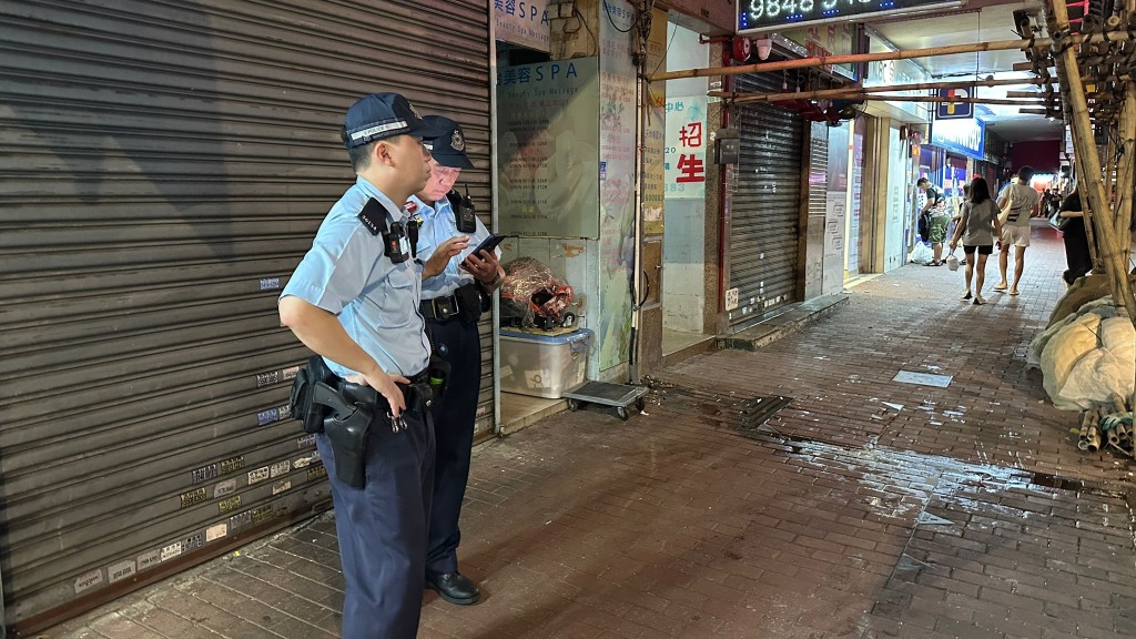 深水埗唐樓單位遇竊 警掩至拘兩男