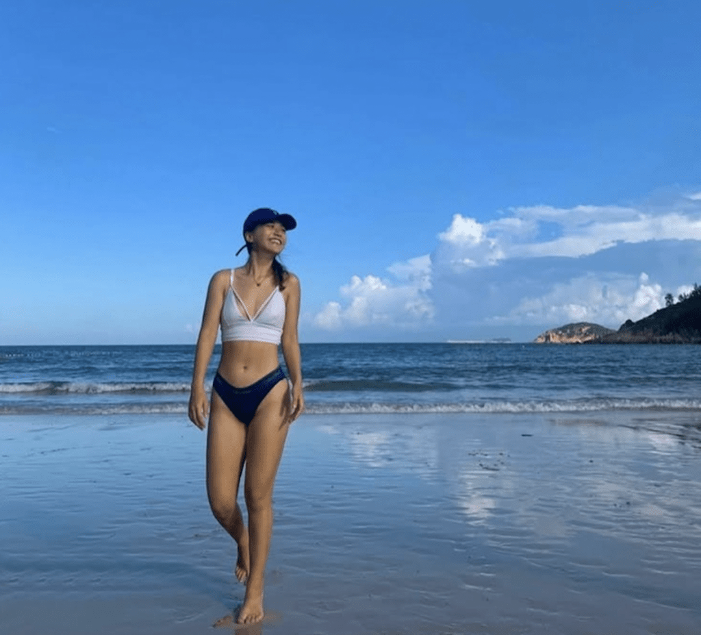 現年25歲的莊雅婷是近年香港政壇新星。莊雅婷IG