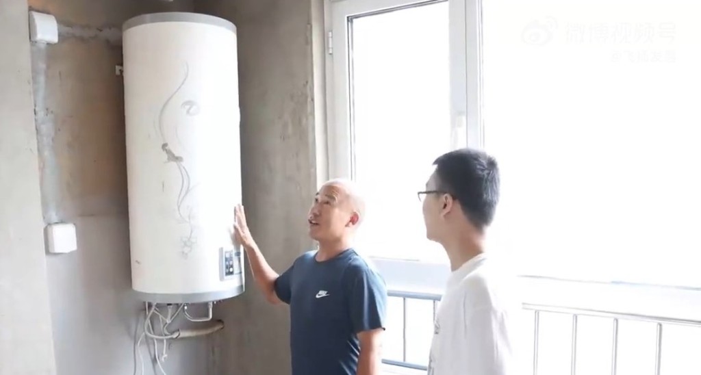 早年有傳媒拍攝南村分配單位的室內情況。閃電視頻 早年有傳媒拍攝南村分配單位的室內情況。閃電視頻