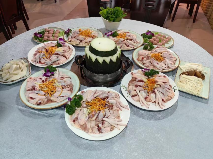 「蟲草花清遠跑山雞滋補冬瓜盅宴」（圖片來源：KKday）