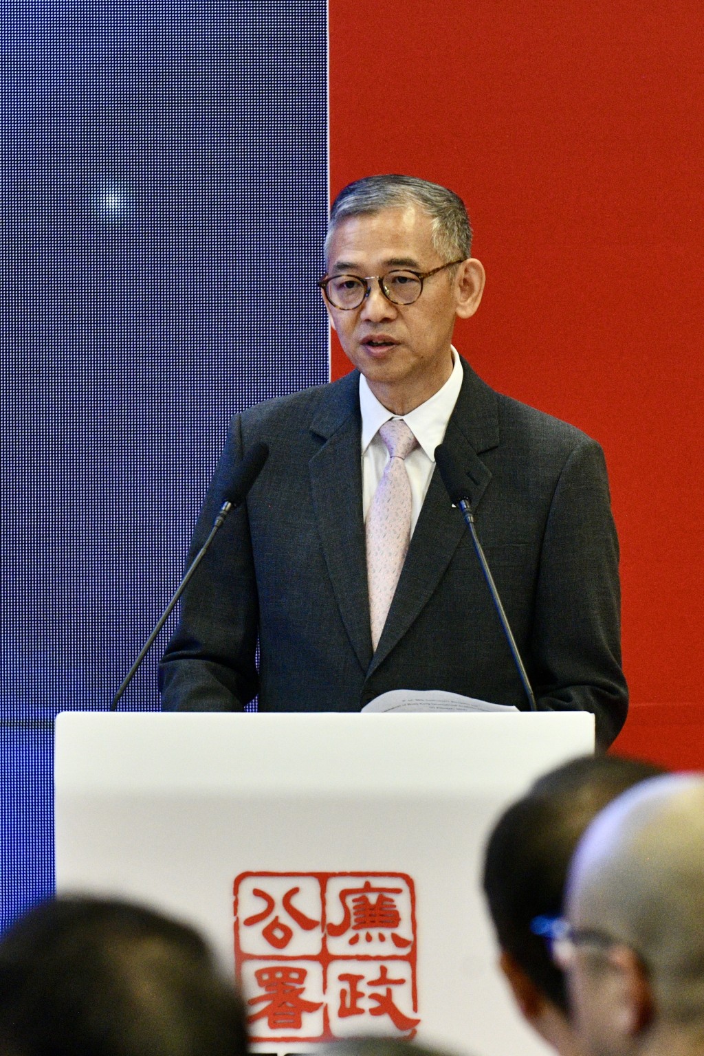 胡英明表示，香港国际廉政学院将为各地反贪人员提供系统性和战略性的反贪培训课程。卢江球摄