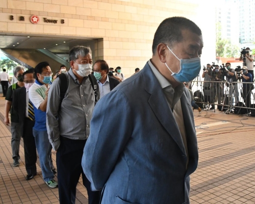 黎智英,楊森和李卓人先後抵達西九龍裁判法院。
