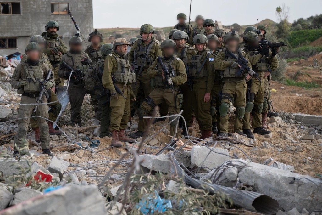 以军搜救队到场搜索。以色列国防部