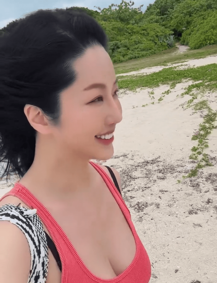 崔碧珈的上圍郁得好勁。