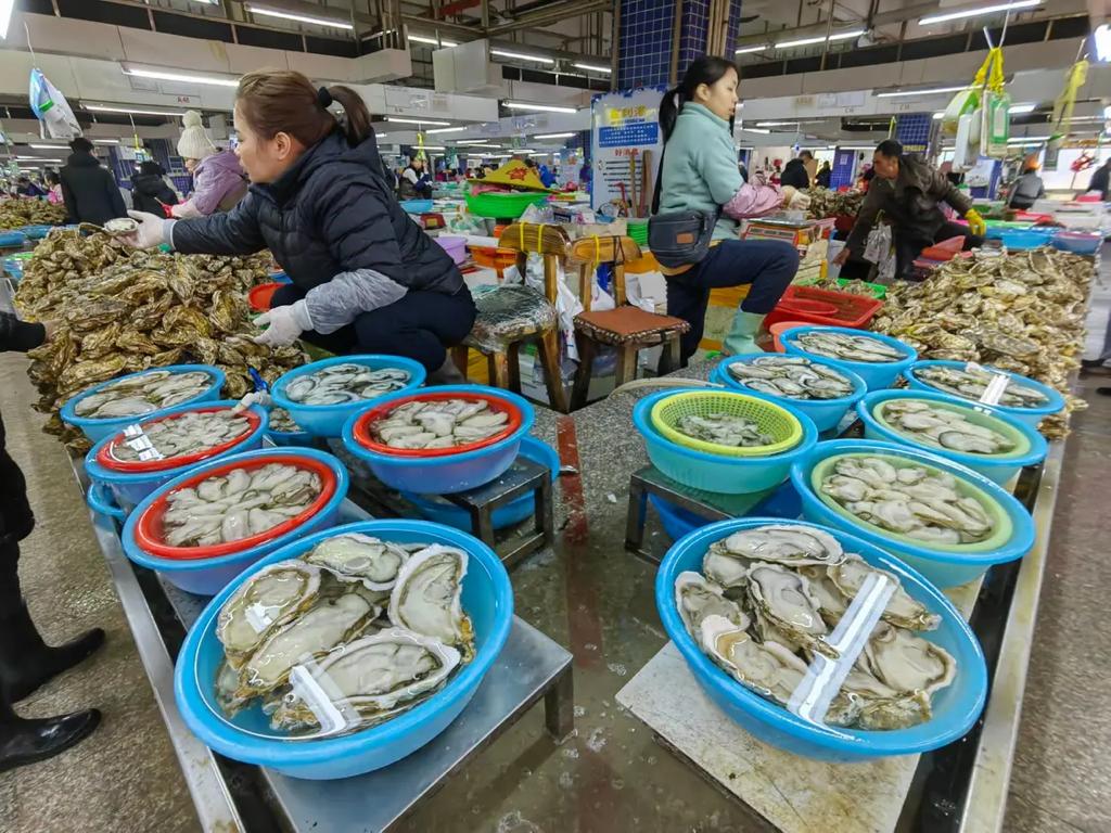 斗門因為設有大型海鮮市場，吸引不少香港人及澳門人前往嚐鮮。(資料相片)