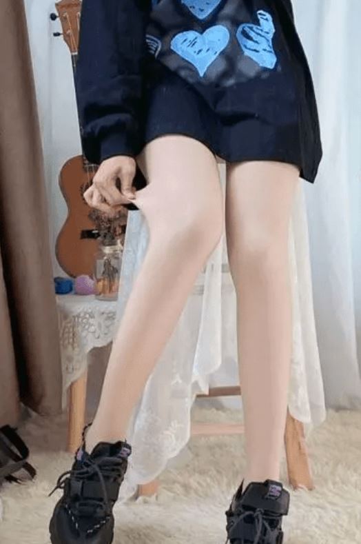 “光腿神器”深得部分女性青睐。网上图片