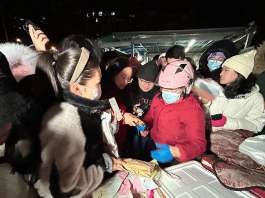 「鵝腿阿姨」走紅北京高校學生圈多年。