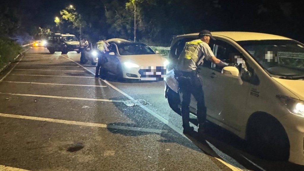 警新界北打擊酒駕毒駕 兩車行車不穩 司機揭酒後駕駛被捕。警方提供