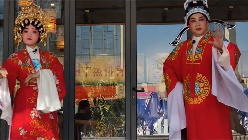 粵劇是傳統嶺南文化的表表者。小紅書＠東莞老茶館