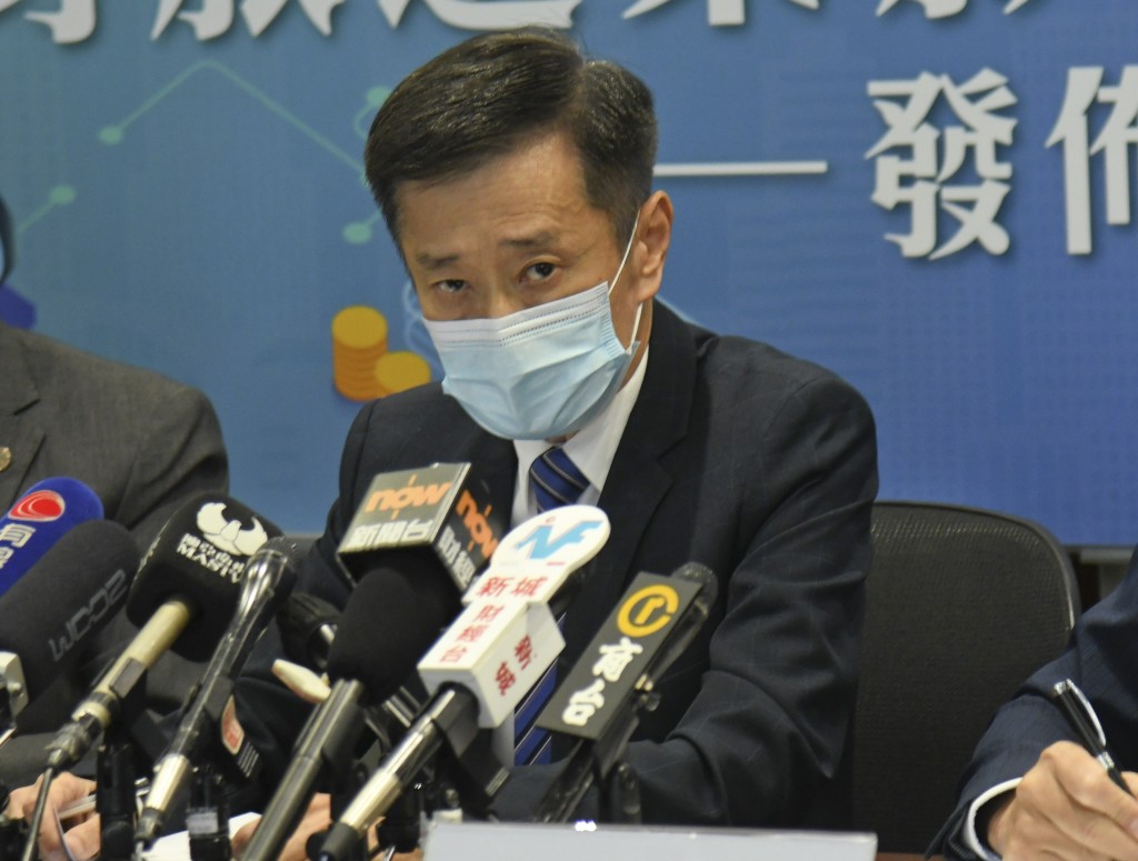 姚思榮說有旅行社未能訂購團體機票。資料圖片