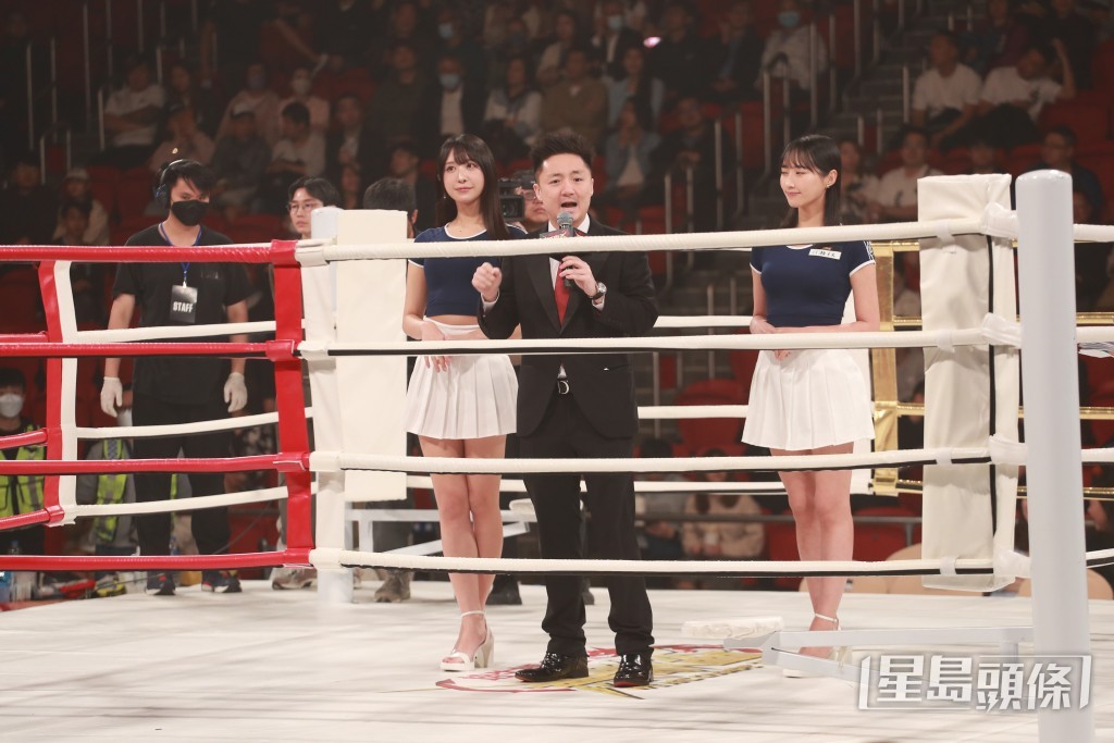 两位日本举牌女郎（Ring Girl）在擂台坐阵，亦令不少观众热血沸腾。他透露自己在日本有些生意，故认识艺能圈的人，真岛Naomi（左）和川瀬萌（右）都是非常人气的模特儿。