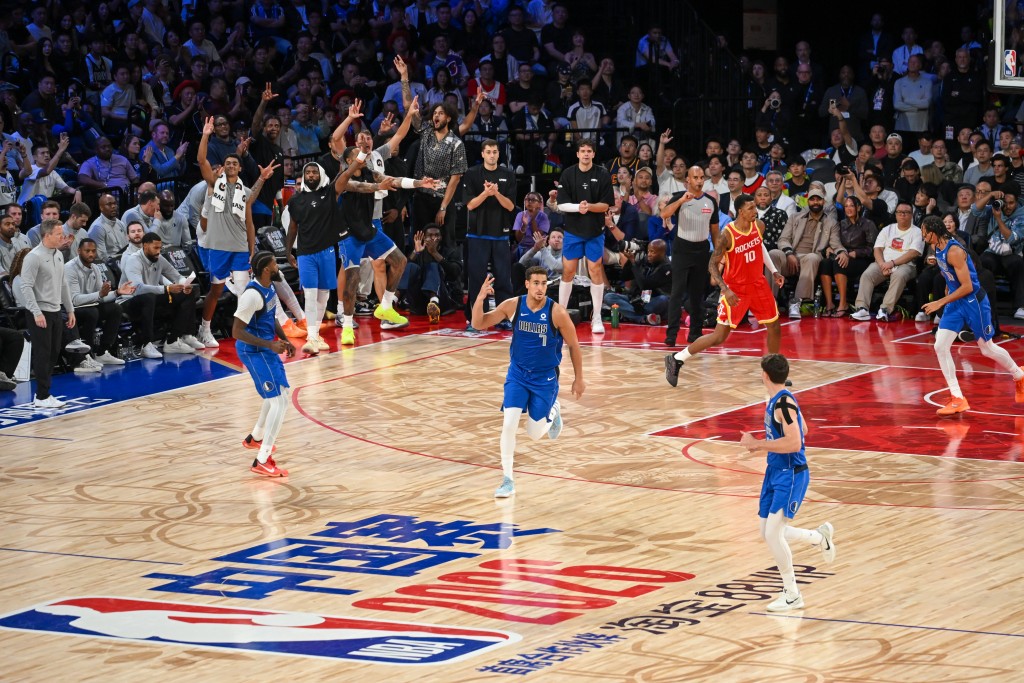 NBA中国赛独行侠vs火箭。魏国谦摄