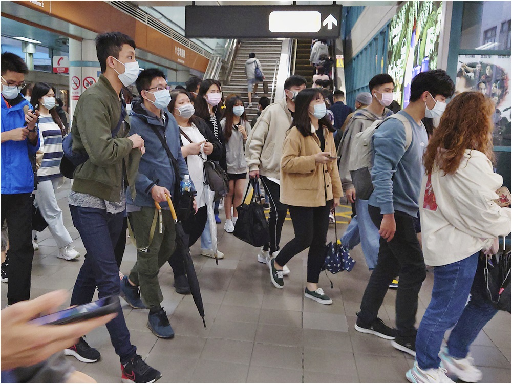 香港的商務旅客入境台灣後,檢疫期減至7日。AP資料圖片
