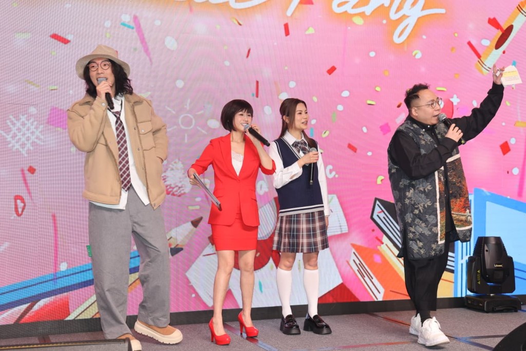 另組合農夫擔任晚宴司儀及表演嘉賓。