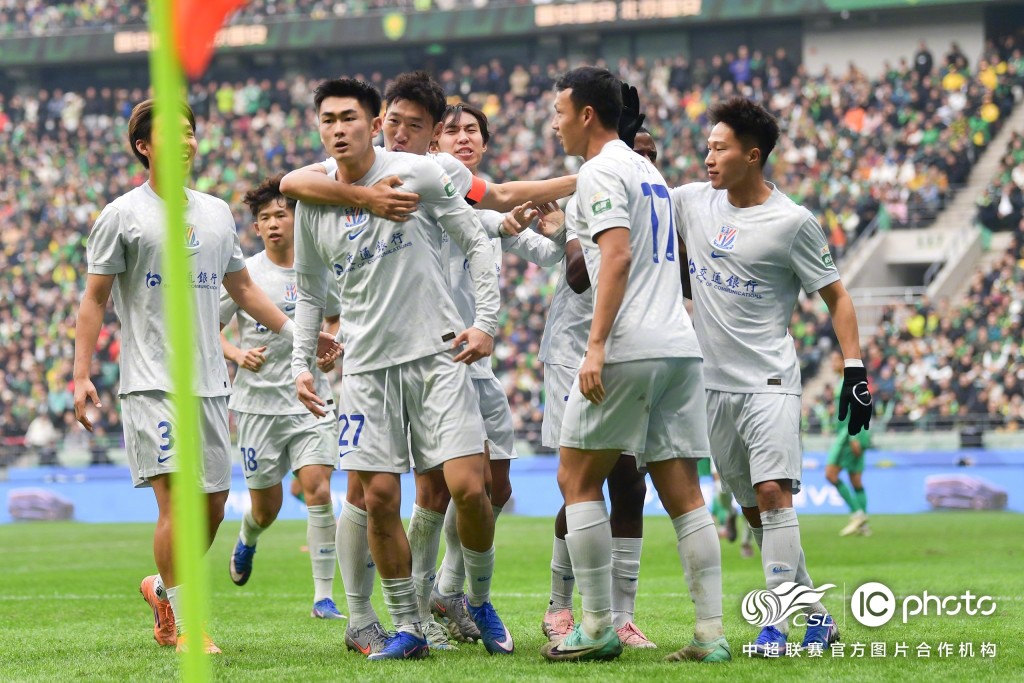 陳晉一與隊友慶祝入球。上海申花微博