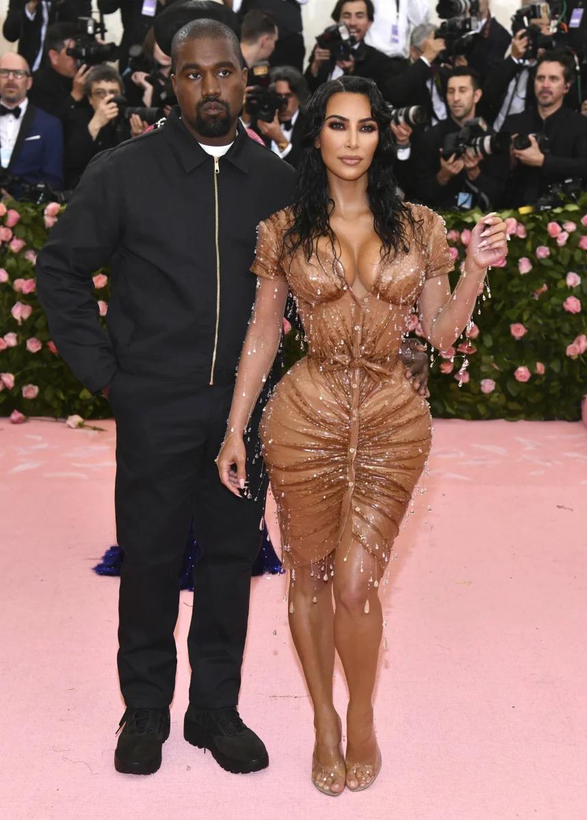 Kanye與前妻Kim Kardashian於2022年11月協議離婚。（美聯社）