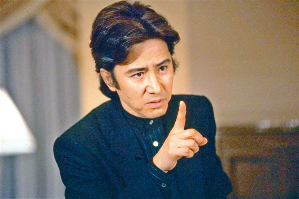 日本著名男星田村正和因心臟病發去世,享年77歲。
