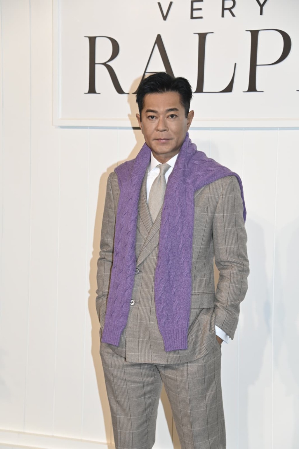 古天樂出席品牌活動,沒有戴太陽眼鏡的他透露雙眼仍未康復。 古天樂出席品牌活動,沒有戴太陽眼鏡的他透露雙眼仍未康復。