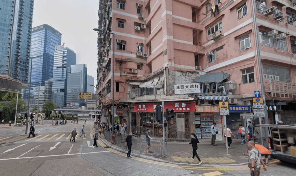 觀塘康寧道25至41號金僑華廈地下9號地舖，意向價約1000萬。